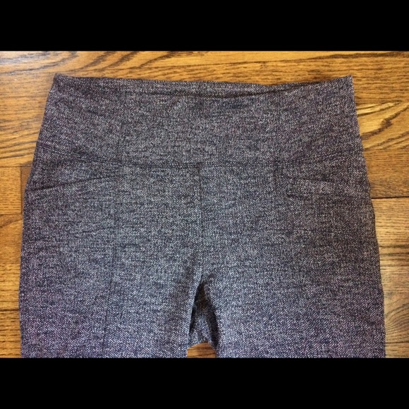 Size M Athleta high-waisted stretchy pants - fits a woman's size 6 / 8 - Picture 2 of 5